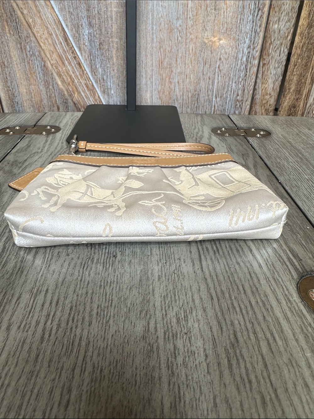 Coach Horse & Carriage Signature Canvas Wristlet Pouch Khaki and White - Picture 11 of 16